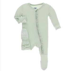 Solid Muffin Ruffle Footie with Zipper in Aloe (3T)